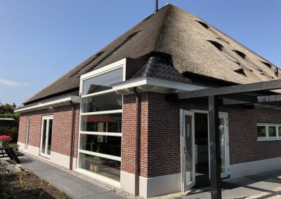 Stolpwoning schilderwerk rondom